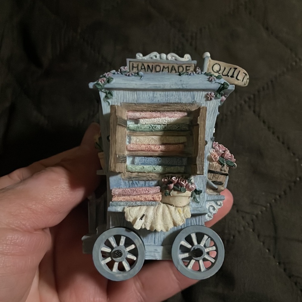 Ivy & Innocence The Hearts and Crafts Wagon, 05151